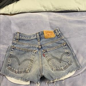 XXS LEVI’S SHORTS